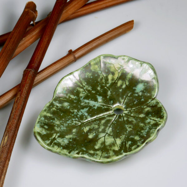 Srebrzysto zielony liść mydelniczka ceramiczna ręcznie wykonana