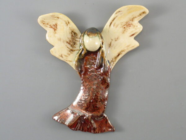 Aniołek ceramiczny miedziano-brązowy