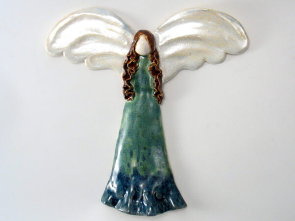 Anioł ceramiczny w zielono-granatowej sukience