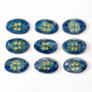 Guzik ceramiczny owalny zielono-granatowy - rękodzieło