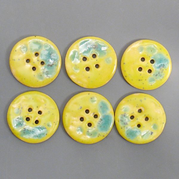 Guzik ceramiczny okrągły żółto-turkusowy, lepiony ręcznie