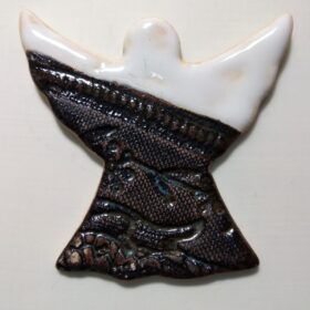 Aniołek ceramiczny biało-brązowy