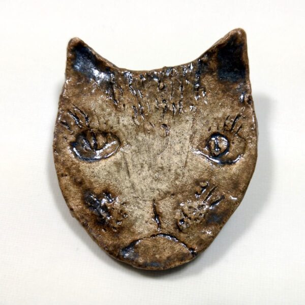 Broszka ceramiczna kot