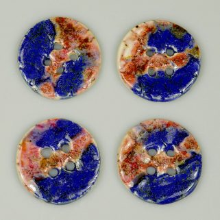 Guzik ceramiczny okrągły niebiesko-różowy, ozdoba swetra