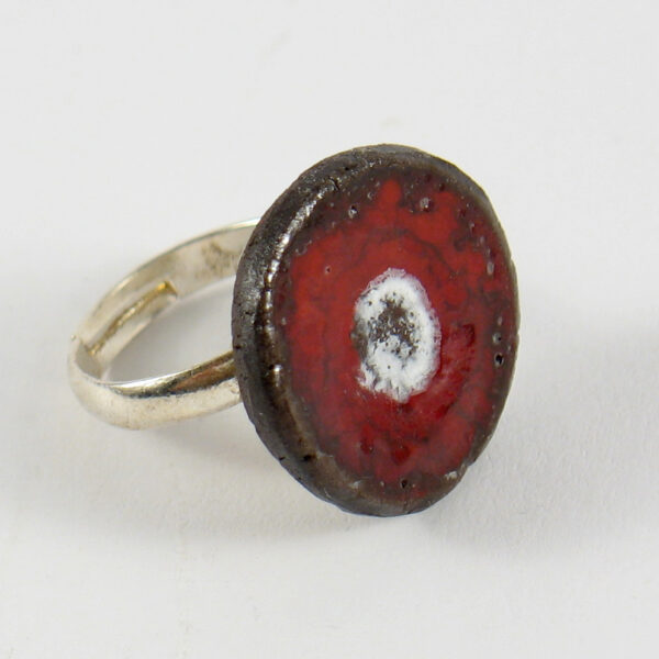 Ceramiczny pierścionek brązowo czerwony