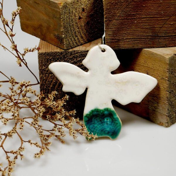 Prezent świąteczny aniołek ceramiczny, ręcznie wykonana ozdoba do powieszenia na ścianie, oknie lub choince, dekoracja stołu lub paczki.
