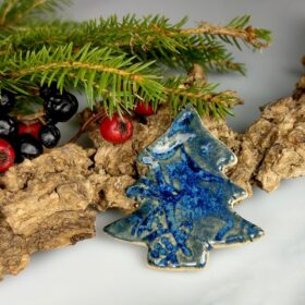 Niebieska choineczka ceramiczna
