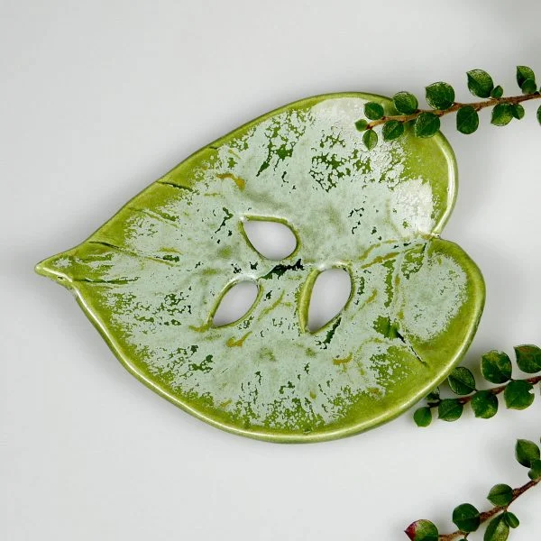 Mydelniczka dekoracyjna zielony liść