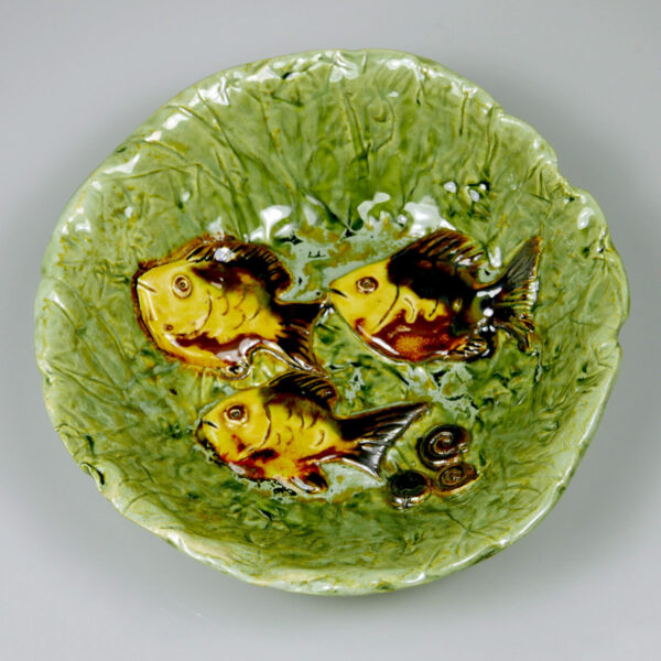 Zielona ceramiczna miska z rybkami