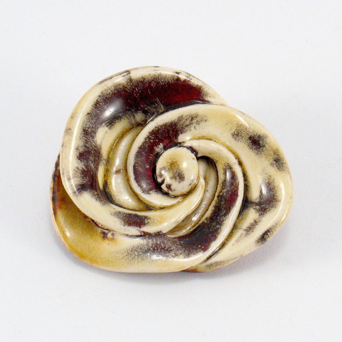 Ceramiczna Różyczka broszka