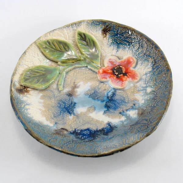 Dekoracyjna miska ceramiczna z kwiatkiem