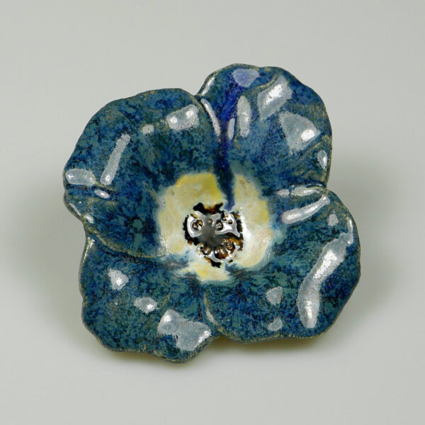 Broszka Niebieski Kwiatuszek Ceramiczny