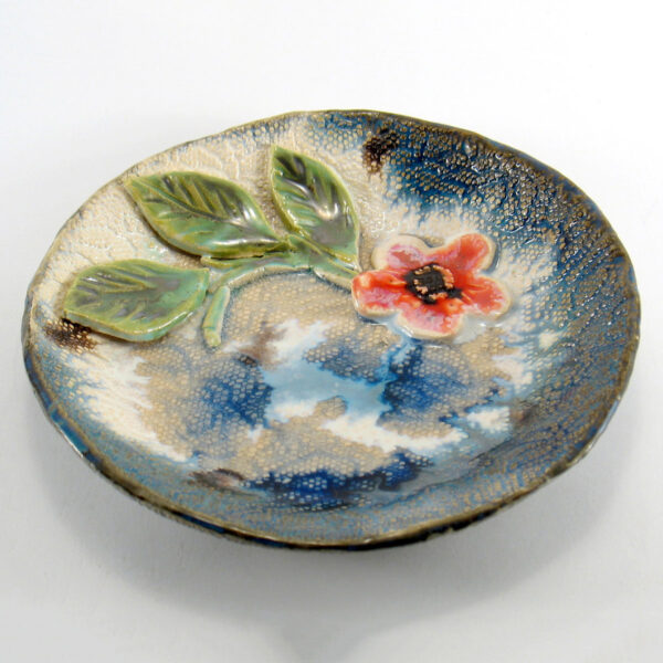 Talerzyk ceramiczny z kwiatkiem, unikalna dekoracja