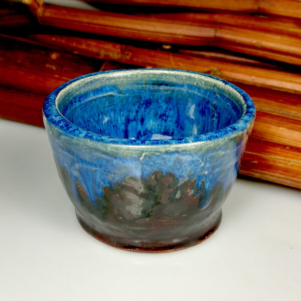 Niebieskie naczynko ceramiczne