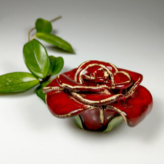 Przycisk do papieru róża ceramiczna