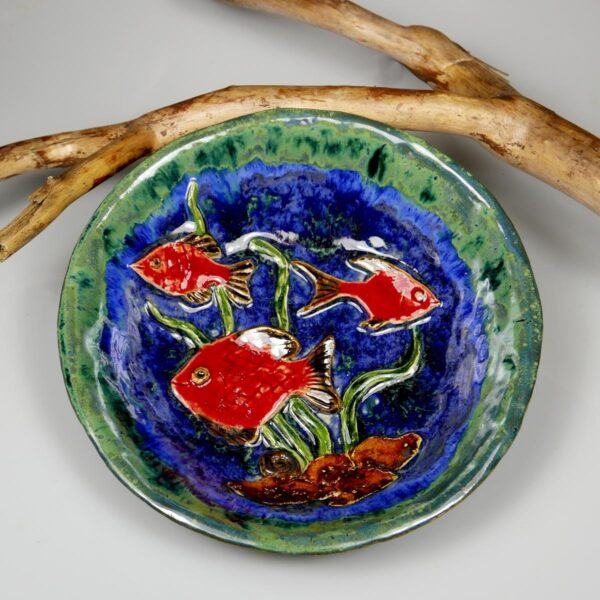 Ceramiczna miska z rybami