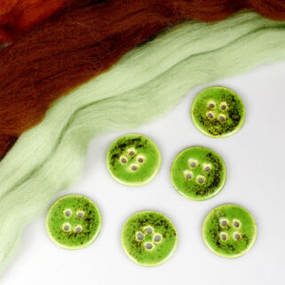 Zielone guziki ceramiczne