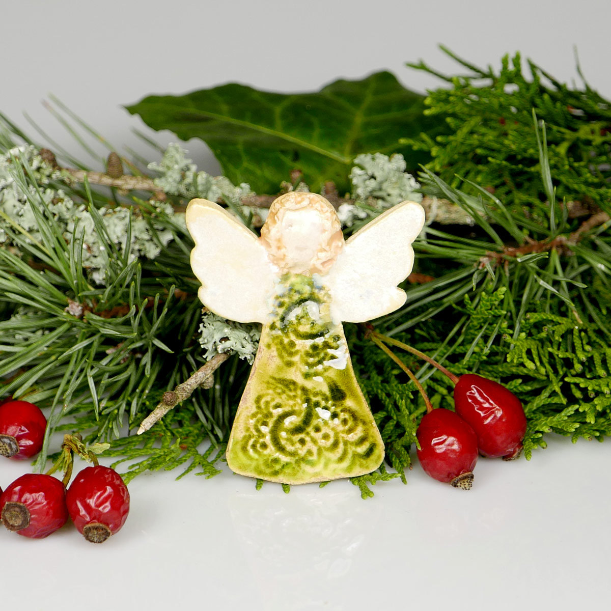 Ceramiczny aniołek ręcznie robiony