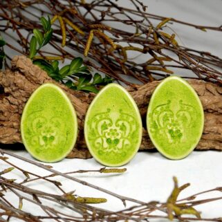 Zielone wiosenne jajka dekoracyjne ceramika rękodzieło