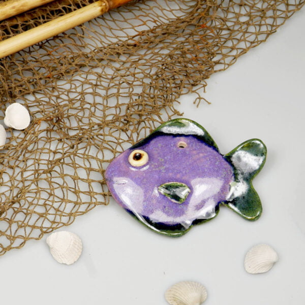 Fioletowa rybka z gliny rękodzieło ceramiczna dekoracja na ścianę