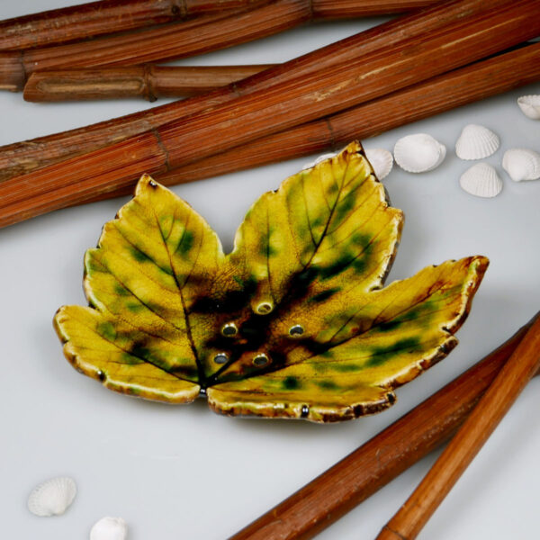 Ceramiczna mydelniczka liść klonu