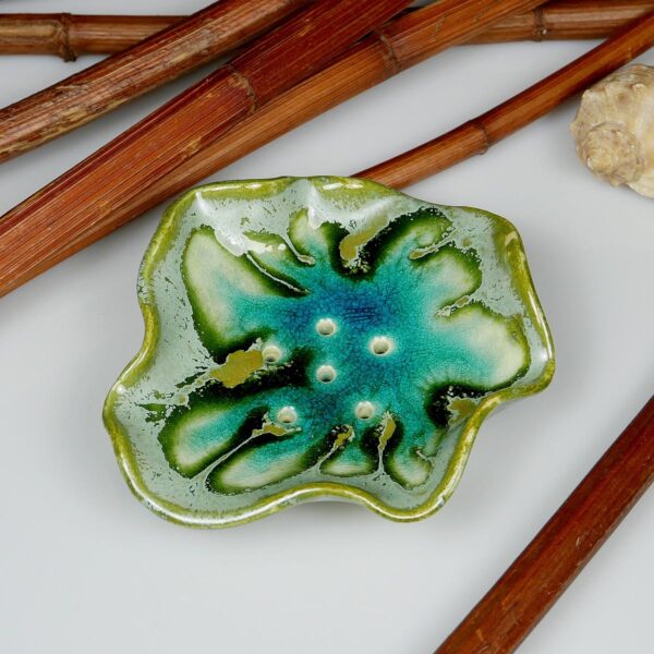 Ręcznie robiona zielona mydelniczka ceramiczna