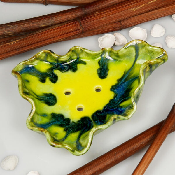 Ceramiczna mydelniczka żółto zielona funkcjonalna dekoracja do łazienki