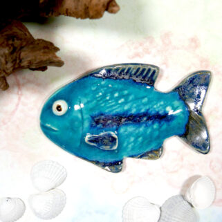 Turkusowa rybka na ścianę ręcznie wykonana dekoracja ceramiczna
