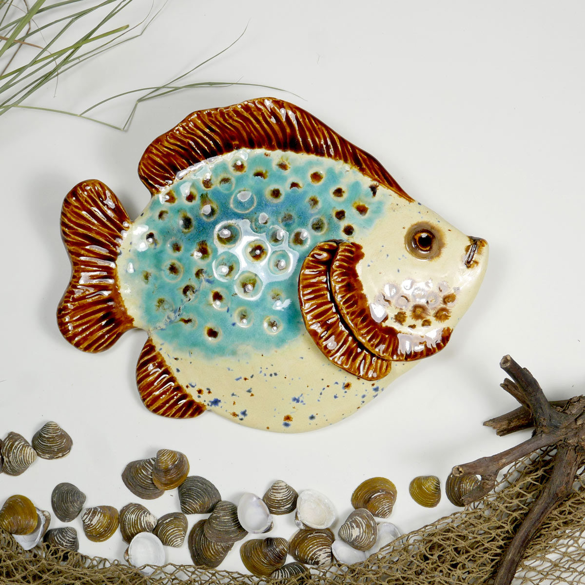 Rybka ceramiczna Pękata wykonana ręcznie dekoracja na ścianę