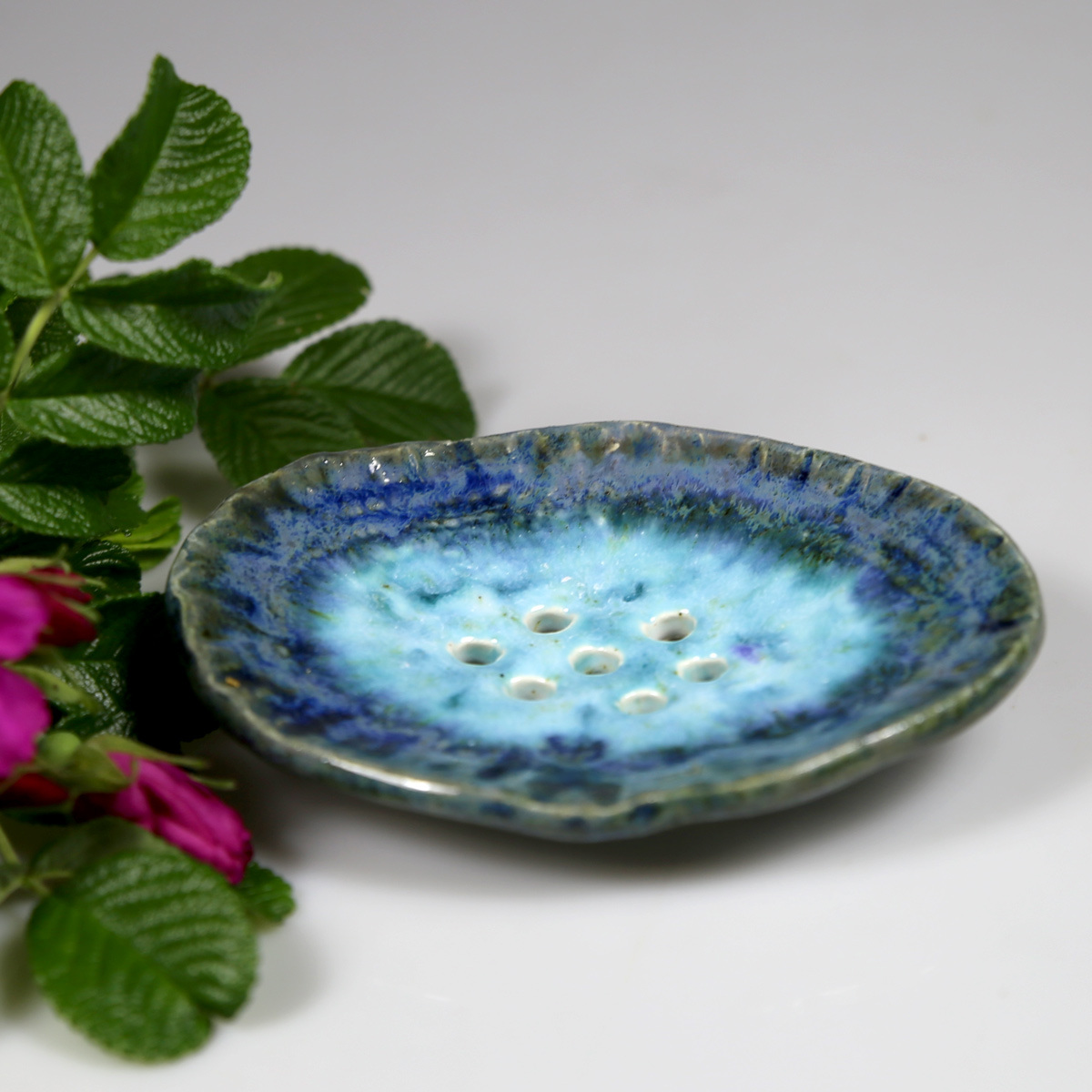 Mydelniczka ceramiczna Pochmurny Wieczór, ręcznie wykonana dekoracja łazienki